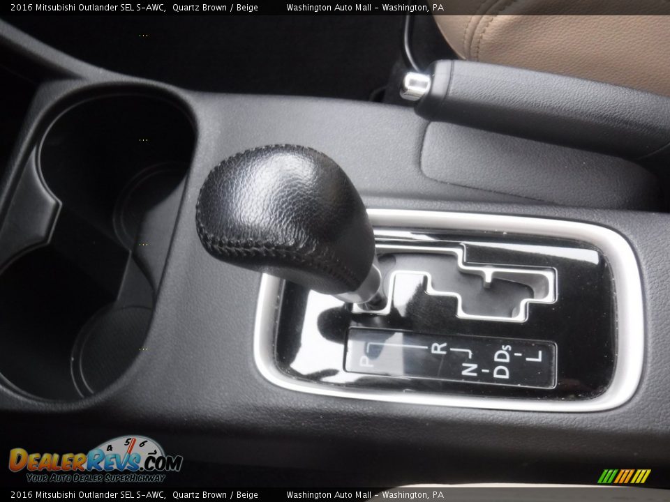 2016 Mitsubishi Outlander SEL S-AWC Shifter Photo #18