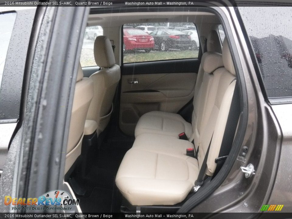 Rear Seat of 2016 Mitsubishi Outlander SEL S-AWC Photo #26