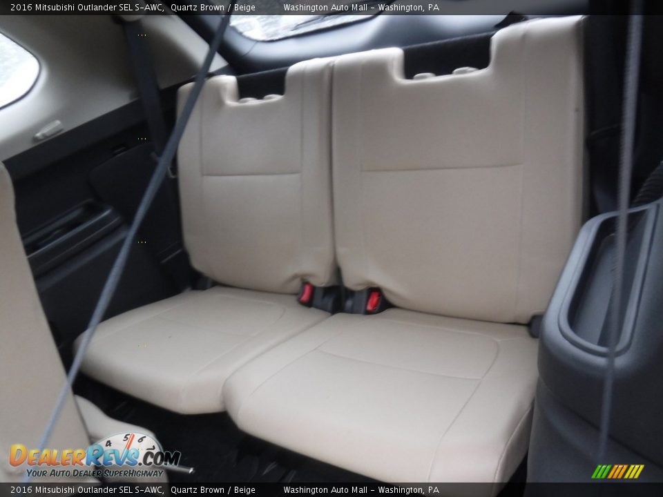Rear Seat of 2016 Mitsubishi Outlander SEL S-AWC Photo #27