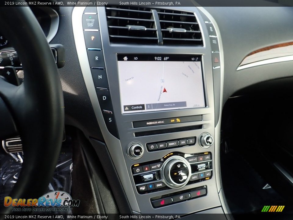 Controls of 2019 Lincoln MKZ Reserve I AWD Photo #22