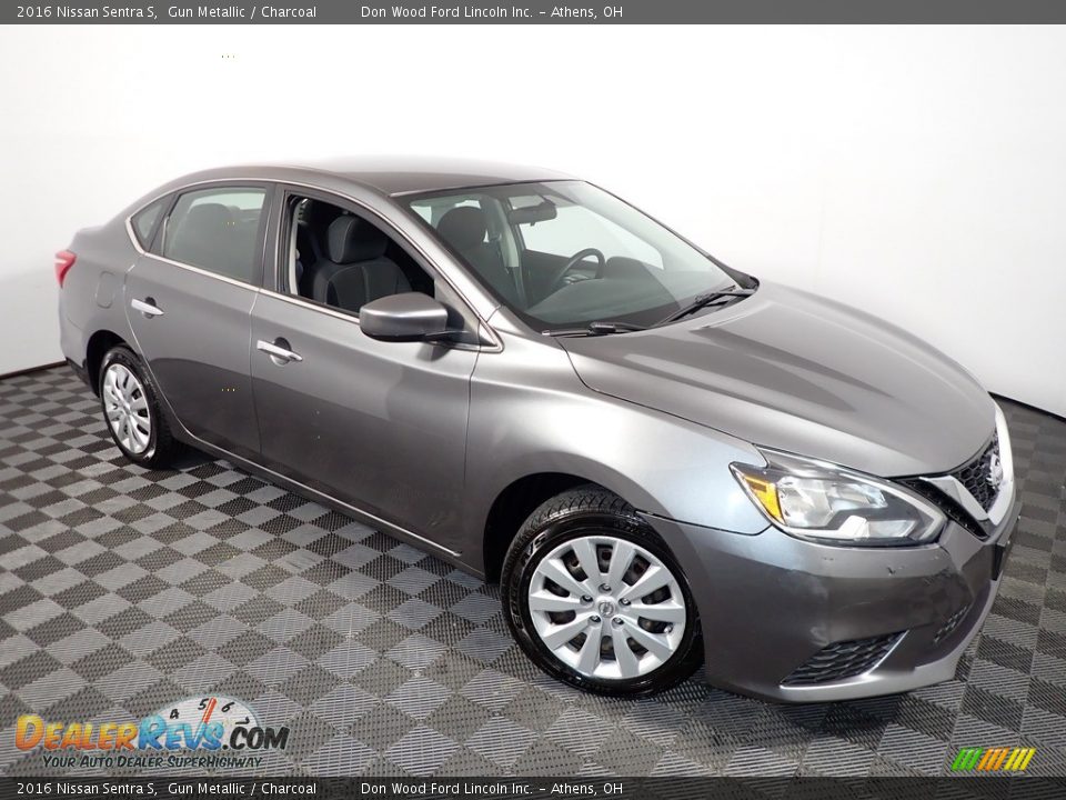 2016 Nissan Sentra S Gun Metallic / Charcoal Photo #2