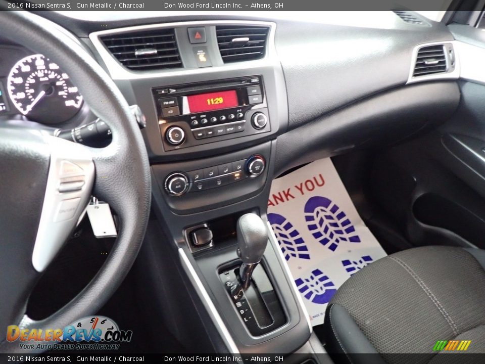 2016 Nissan Sentra S Gun Metallic / Charcoal Photo #29