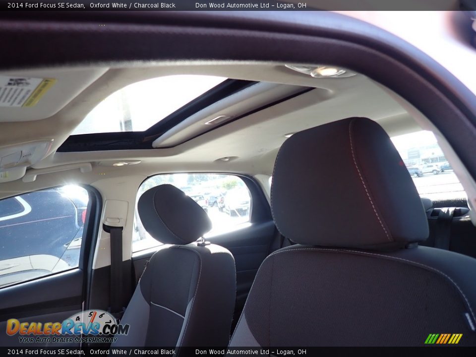 2014 Ford Focus SE Sedan Oxford White / Charcoal Black Photo #2