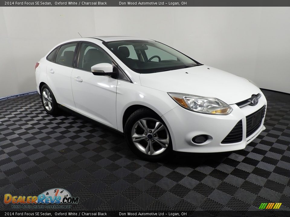 2014 Ford Focus SE Sedan Oxford White / Charcoal Black Photo #3