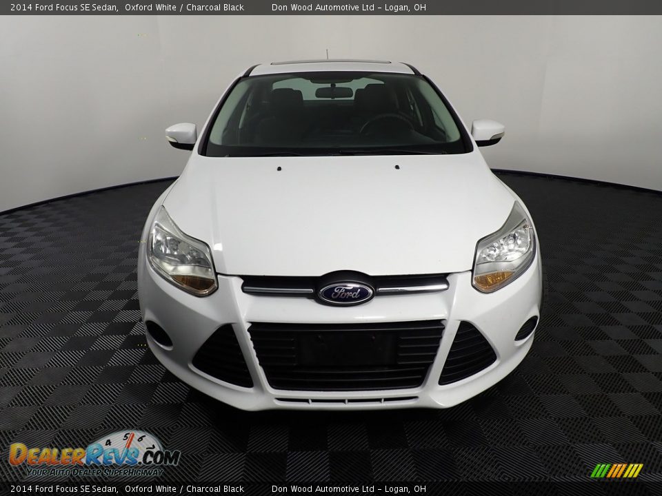 2014 Ford Focus SE Sedan Oxford White / Charcoal Black Photo #5