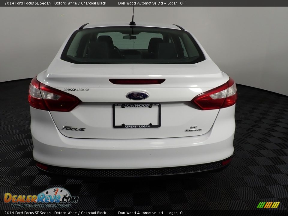 2014 Ford Focus SE Sedan Oxford White / Charcoal Black Photo #12
