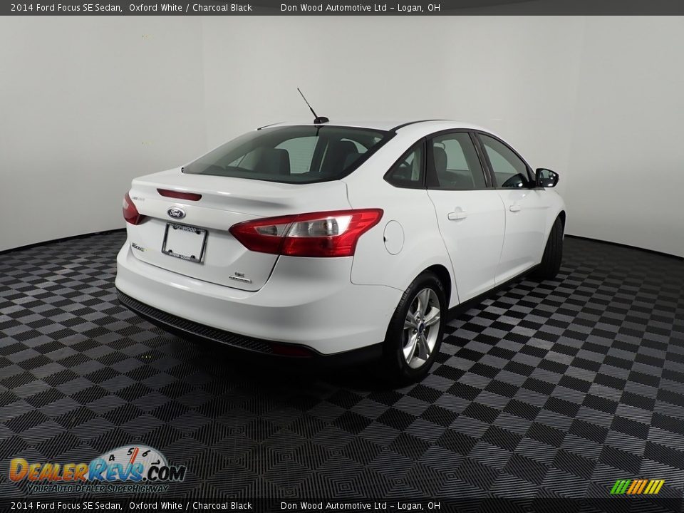 2014 Ford Focus SE Sedan Oxford White / Charcoal Black Photo #15