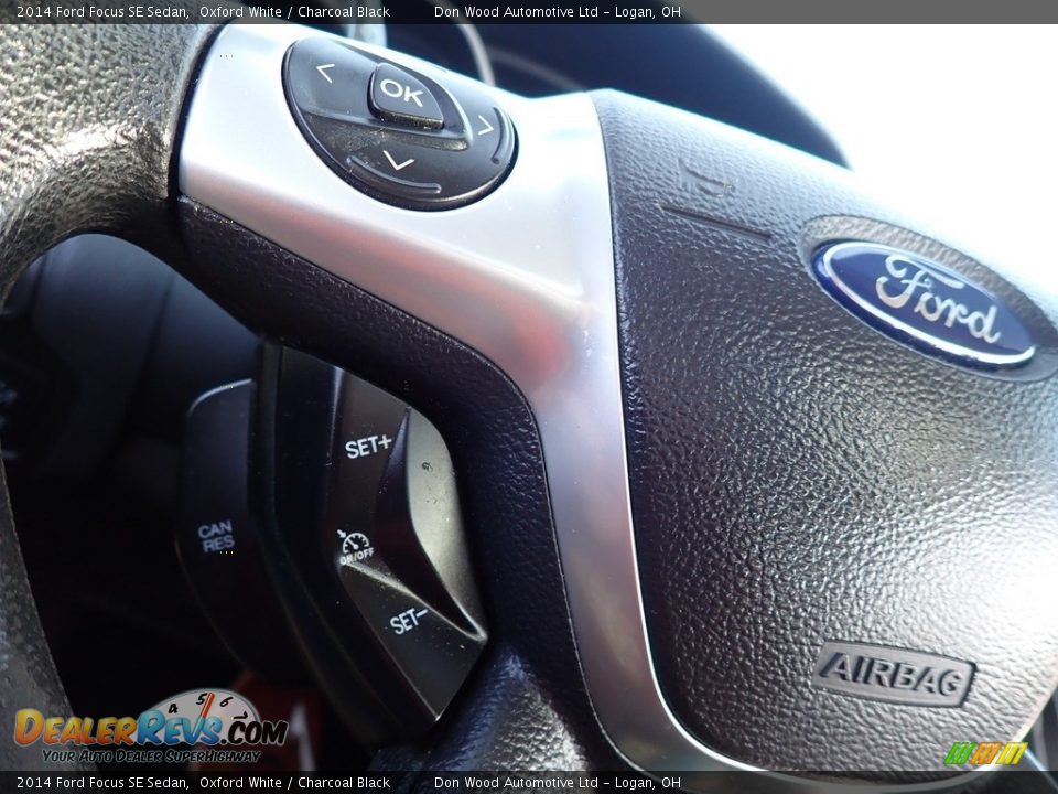 2014 Ford Focus SE Sedan Oxford White / Charcoal Black Photo #24