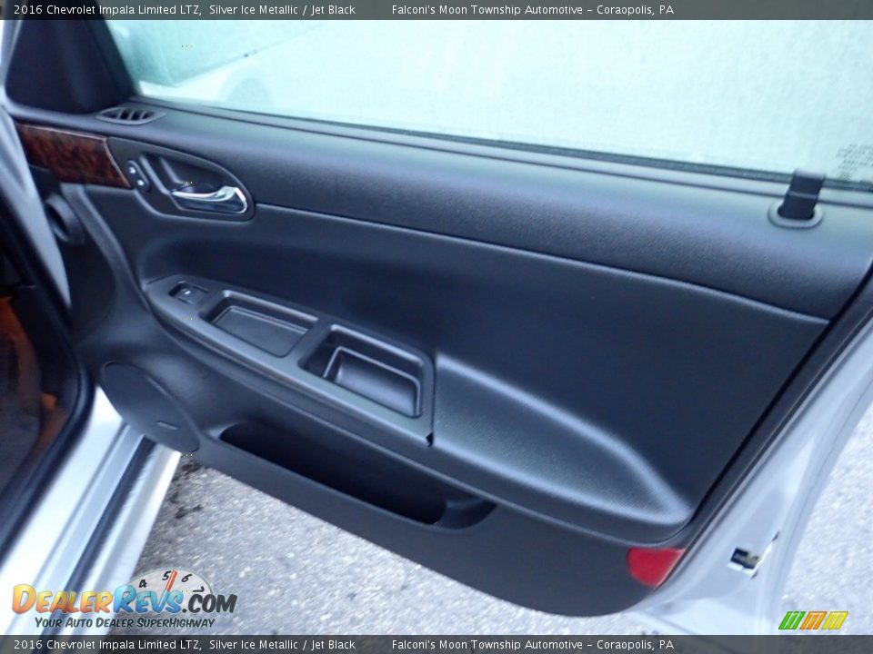 Door Panel of 2016 Chevrolet Impala Limited LTZ Photo #13