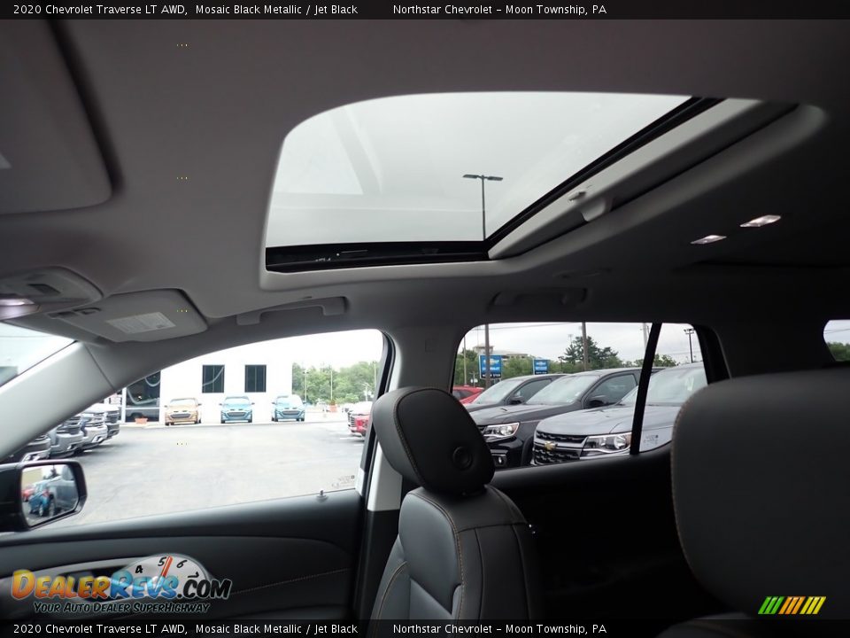 2020 Chevrolet Traverse LT AWD Mosaic Black Metallic / Jet Black Photo #18