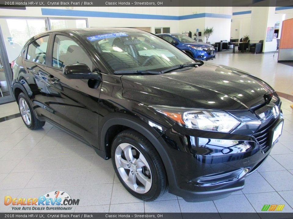 Front 3/4 View of 2018 Honda HR-V LX Photo #3