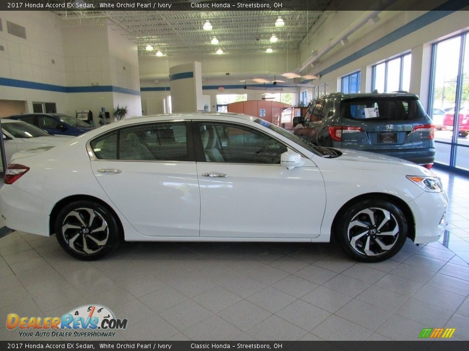 2017 Honda Accord EX Sedan White Orchid Pearl / Ivory Photo #4