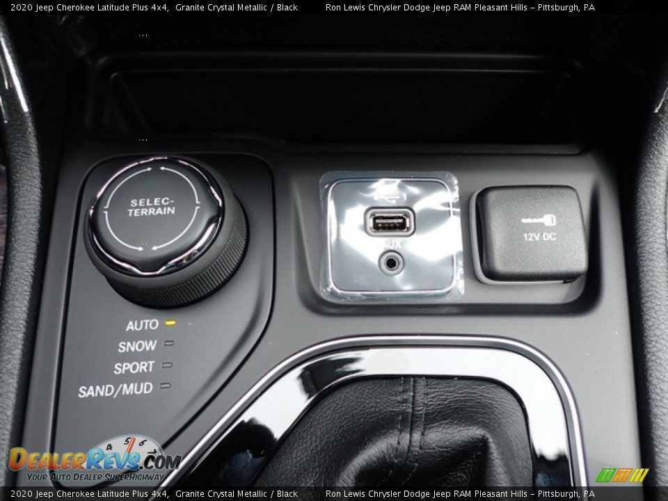 2020 Jeep Cherokee Latitude Plus 4x4 Granite Crystal Metallic / Black Photo #16