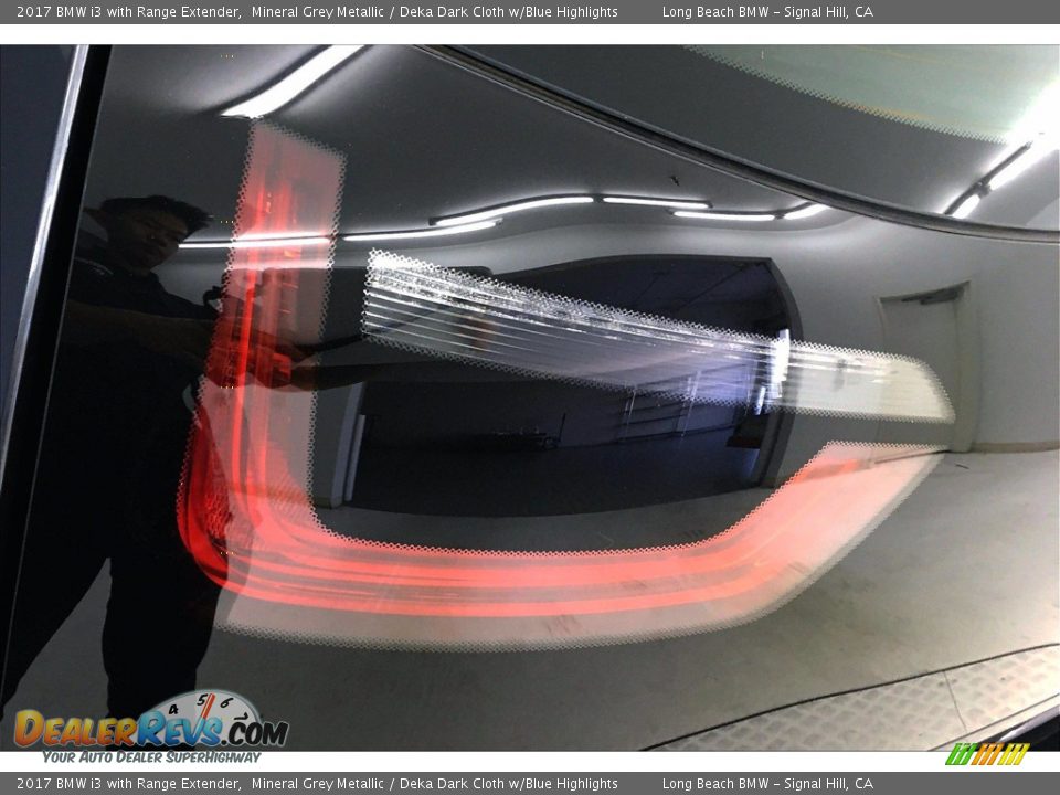 2017 BMW i3 with Range Extender Mineral Grey Metallic / Deka Dark Cloth w/Blue Highlights Photo #26