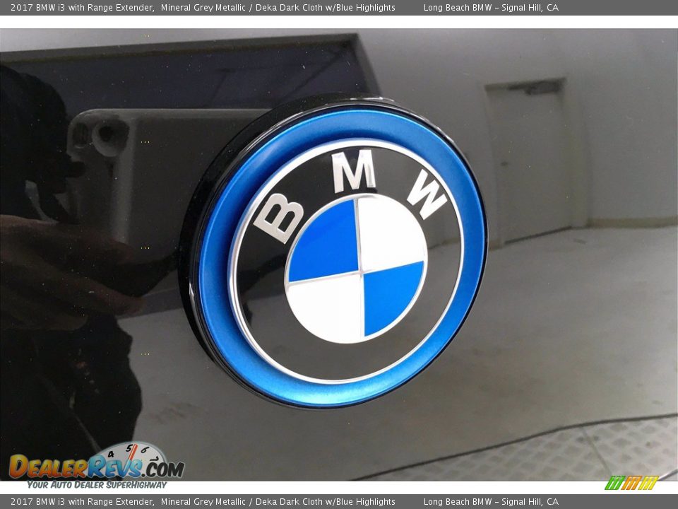 2017 BMW i3 with Range Extender Mineral Grey Metallic / Deka Dark Cloth w/Blue Highlights Photo #32