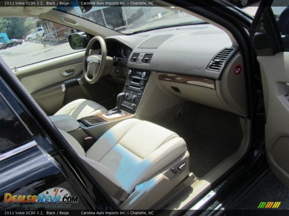 2011 Volvo XC90 3.2 Black / Beige Photo #21