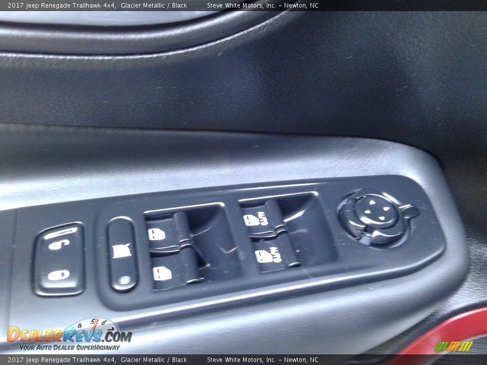 2017 Jeep Renegade Trailhawk 4x4 Glacier Metallic / Black Photo #11