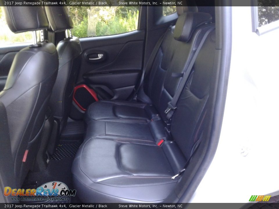 2017 Jeep Renegade Trailhawk 4x4 Glacier Metallic / Black Photo #13