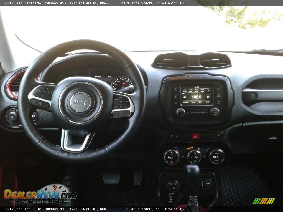 2017 Jeep Renegade Trailhawk 4x4 Glacier Metallic / Black Photo #17