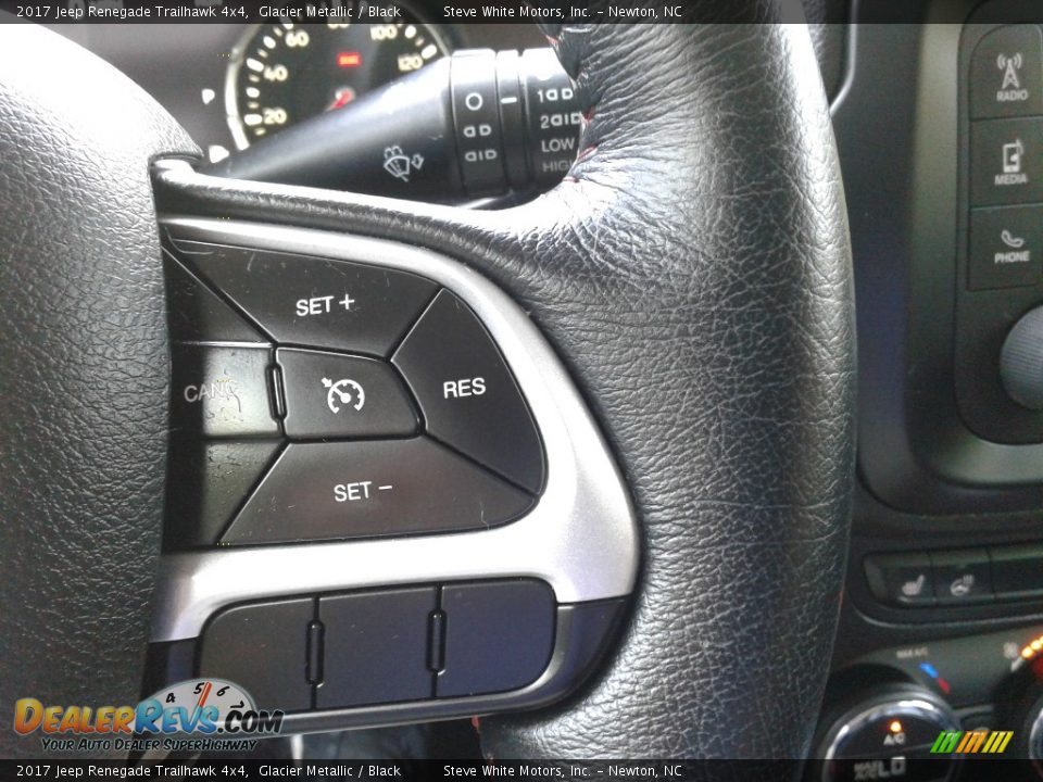 2017 Jeep Renegade Trailhawk 4x4 Glacier Metallic / Black Photo #19