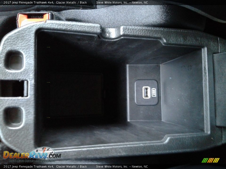 2017 Jeep Renegade Trailhawk 4x4 Glacier Metallic / Black Photo #26