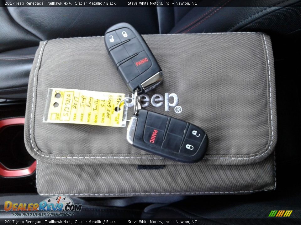 2017 Jeep Renegade Trailhawk 4x4 Glacier Metallic / Black Photo #27