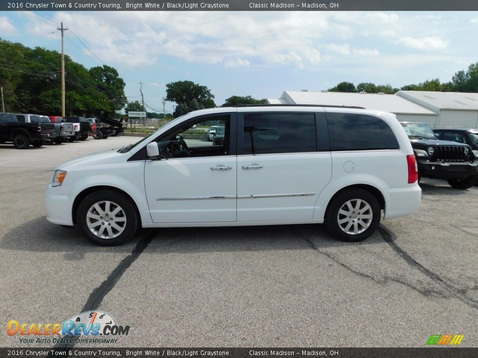 2016 Chrysler Town & Country Touring Bright White / Black/Light Graystone Photo #3