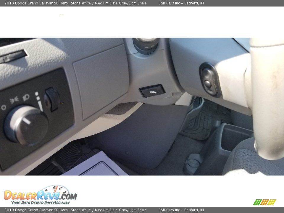 2010 Dodge Grand Caravan SE Hero Stone White / Medium Slate Gray/Light Shale Photo #12