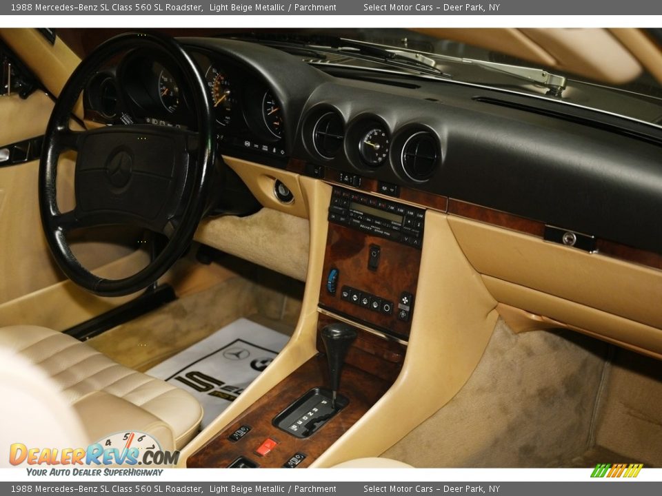 1988 Mercedes-Benz SL Class 560 SL Roadster Light Beige Metallic / Parchment Photo #15