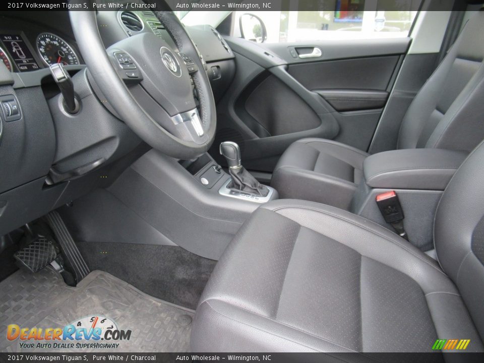 2017 Volkswagen Tiguan S Pure White / Charcoal Photo #11