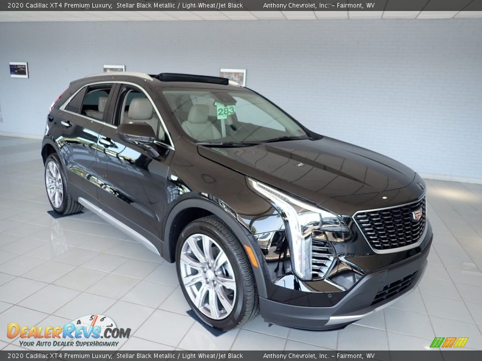 Front 3/4 View of 2020 Cadillac XT4 Premium Luxury Photo #1