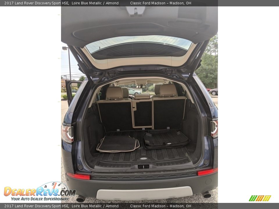 2017 Land Rover Discovery Sport HSE Loire Blue Metallic / Almond Photo #14