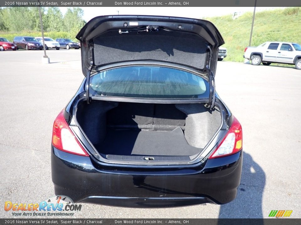 2016 Nissan Versa SV Sedan Trunk Photo #12