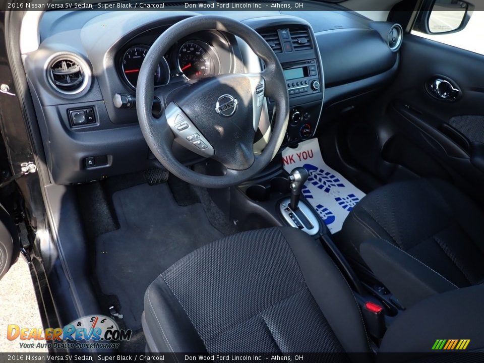 Front Seat of 2016 Nissan Versa SV Sedan Photo #18