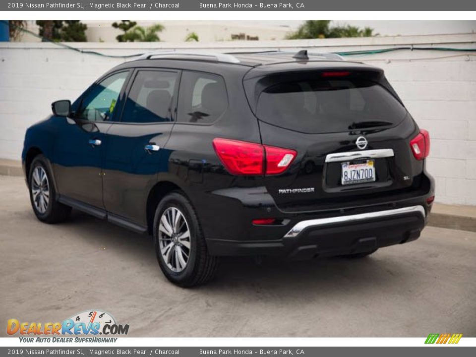 2019 Nissan Pathfinder SL Magnetic Black Pearl / Charcoal Photo #2
