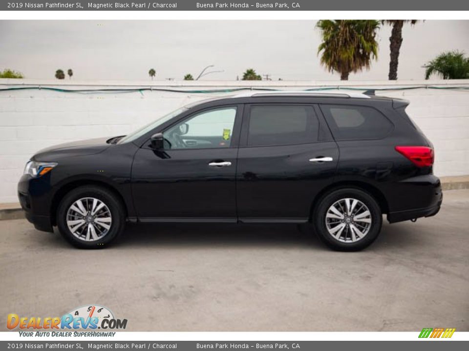 2019 Nissan Pathfinder SL Magnetic Black Pearl / Charcoal Photo #8
