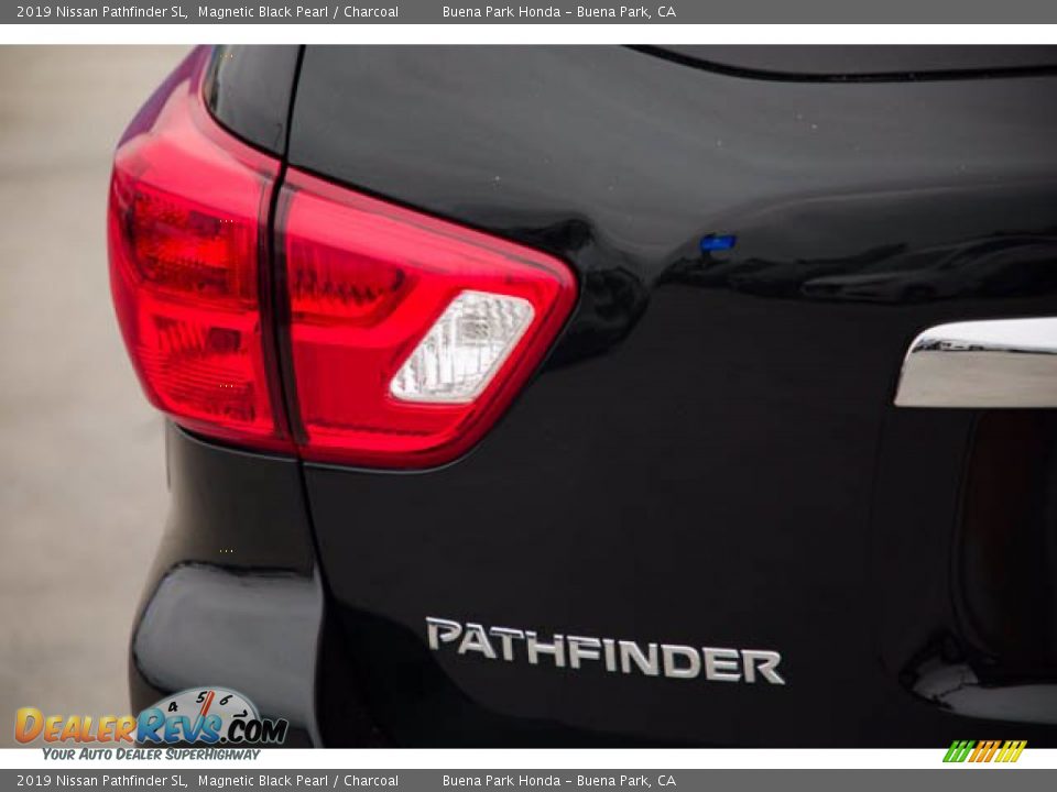 2019 Nissan Pathfinder SL Magnetic Black Pearl / Charcoal Photo #10