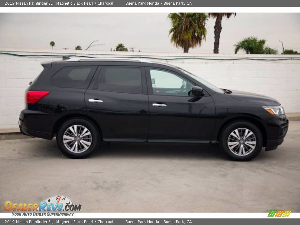 2019 Nissan Pathfinder SL Magnetic Black Pearl / Charcoal Photo #12