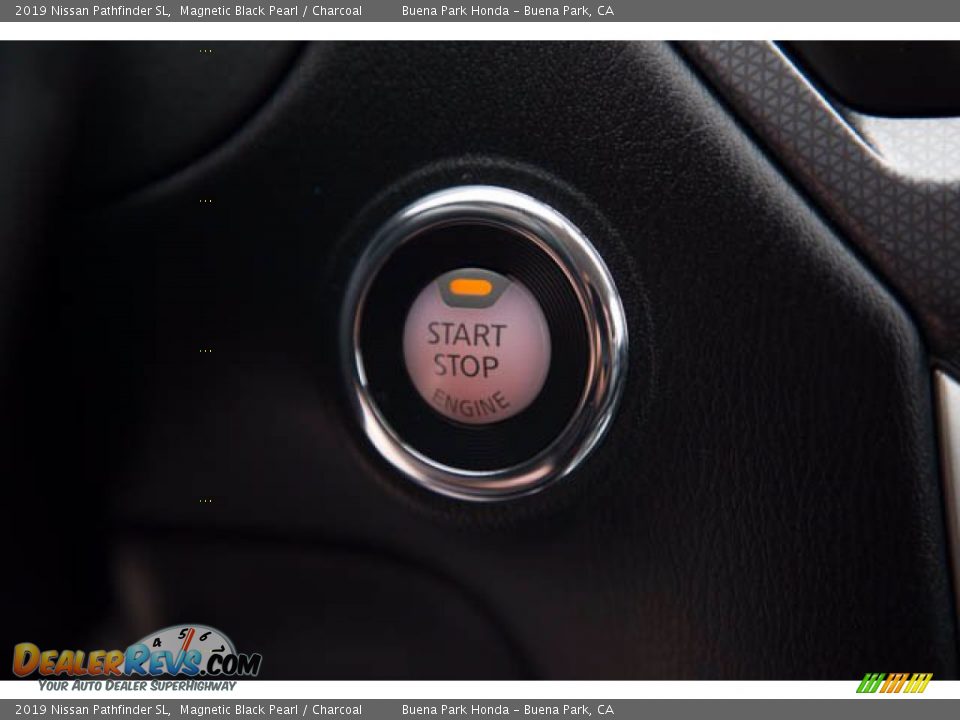 2019 Nissan Pathfinder SL Magnetic Black Pearl / Charcoal Photo #14
