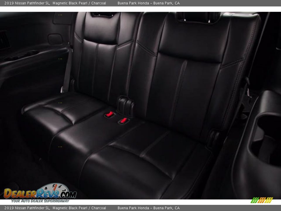 2019 Nissan Pathfinder SL Magnetic Black Pearl / Charcoal Photo #17