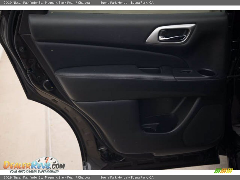 2019 Nissan Pathfinder SL Magnetic Black Pearl / Charcoal Photo #30