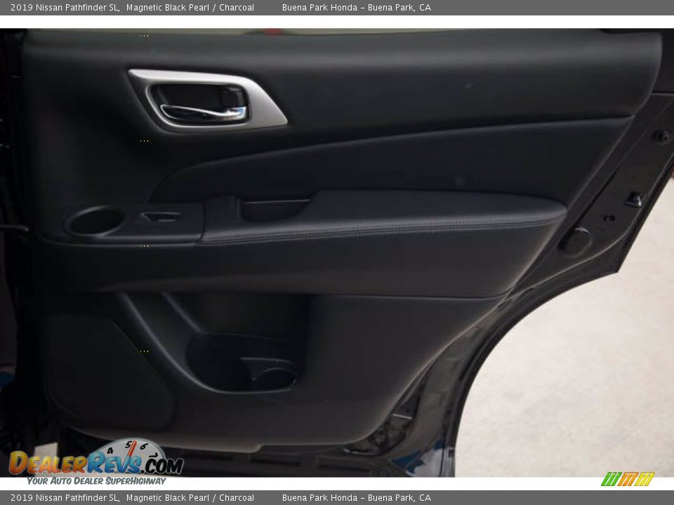 2019 Nissan Pathfinder SL Magnetic Black Pearl / Charcoal Photo #31