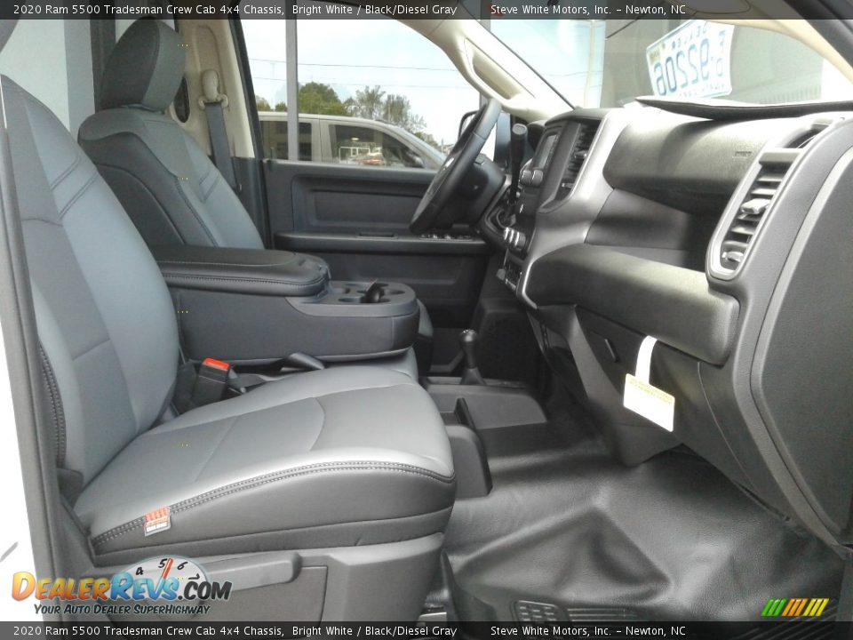 2020 Ram 5500 Tradesman Crew Cab 4x4 Chassis Bright White / Black/Diesel Gray Photo #24