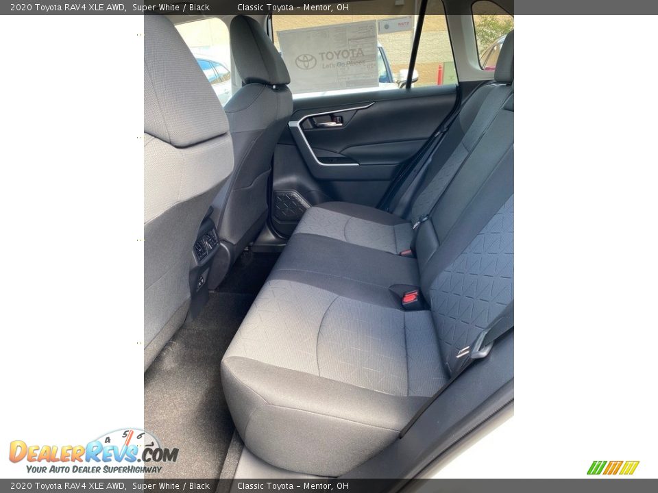 2020 Toyota RAV4 XLE AWD Super White / Black Photo #3