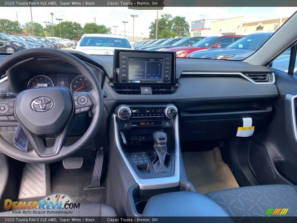 2020 Toyota RAV4 XLE AWD Super White / Black Photo #4
