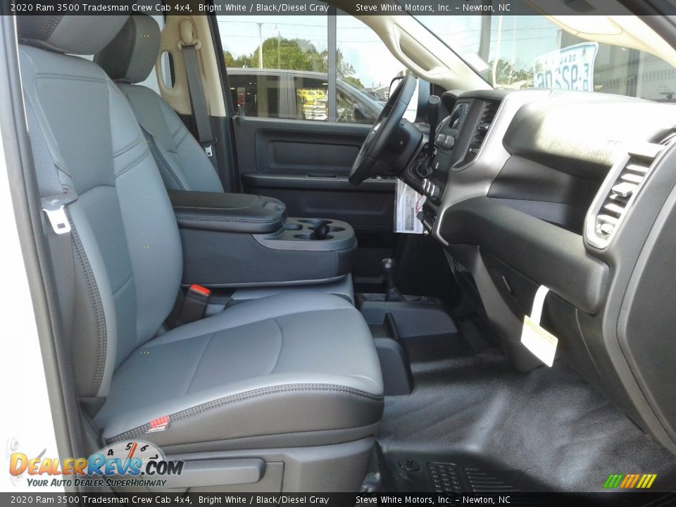 2020 Ram 3500 Tradesman Crew Cab 4x4 Bright White / Black/Diesel Gray Photo #15
