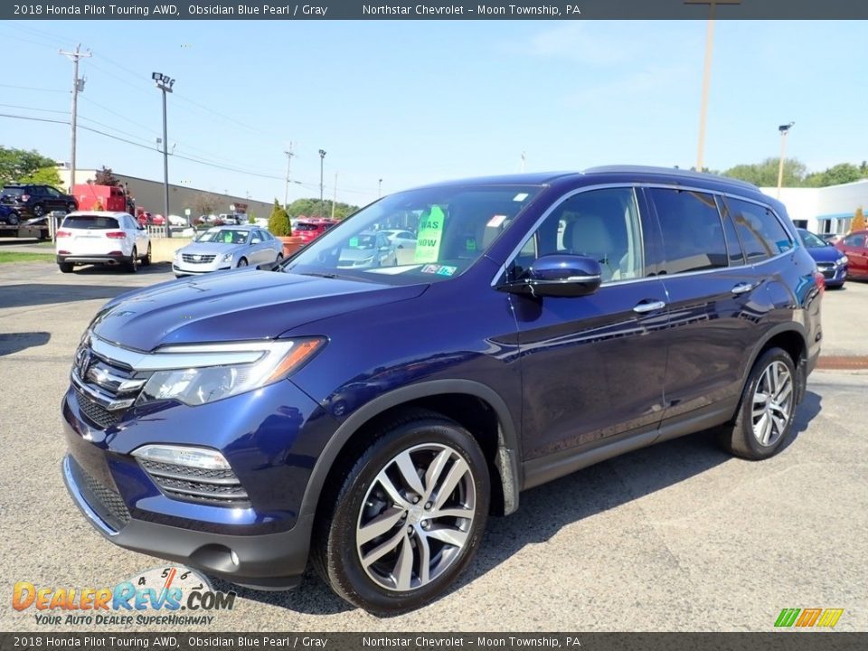 Front 3/4 View of 2018 Honda Pilot Touring AWD Photo #1