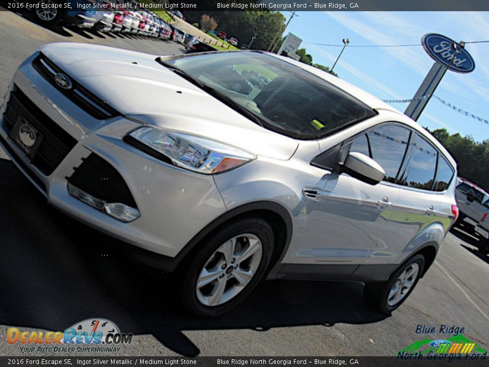 2016 Ford Escape SE Ingot Silver Metallic / Medium Light Stone Photo #26