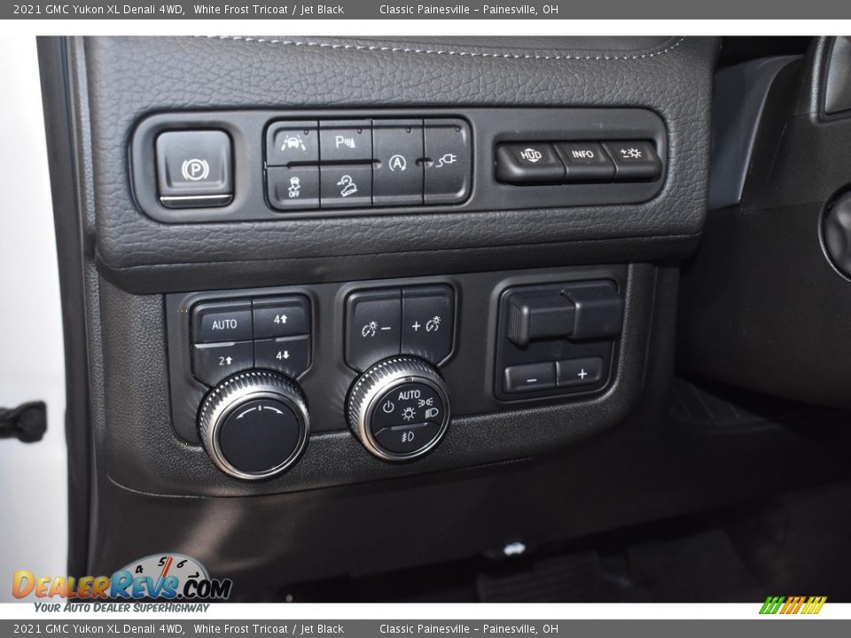 Controls of 2021 GMC Yukon XL Denali 4WD Photo #11