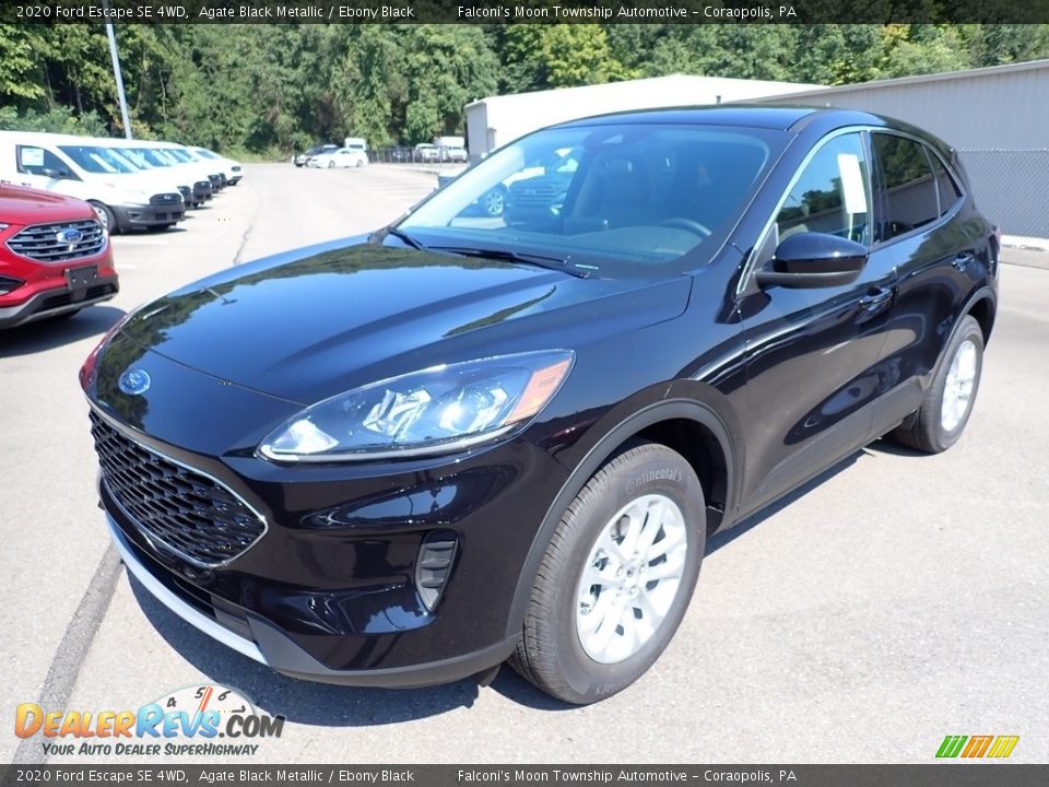 Front 3/4 View of 2020 Ford Escape SE 4WD Photo #5
